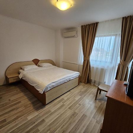 Hotel Casa Soarelui Două Mai Esterno foto